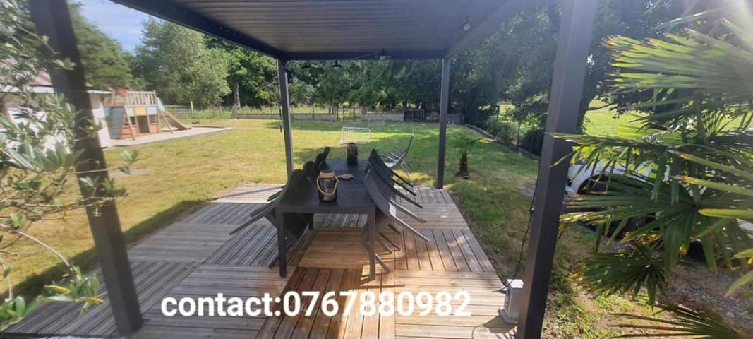 Location de vacances pour 8 personnes, avec jardin à Précey