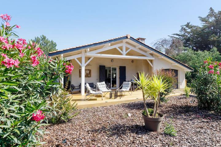 Location de vacances pour 6 personnes, avec jardin, adapté aux familles dans Plage de Bélisaire - 2
