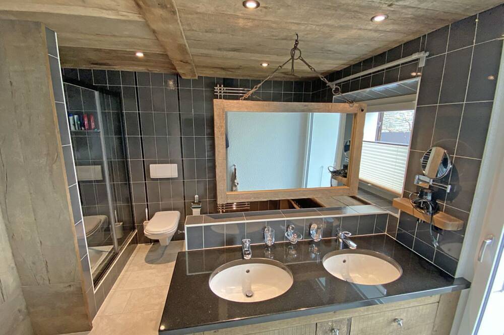 Neu renoviertes Einfamilienhausam am Sonnenhang über Locarno mit Panoramasicht in Brione sopra Minusio, Tessiner Alpen