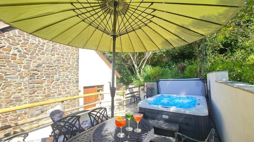 Holiday rental for 5 people, with garden and hot tub in Georgeham