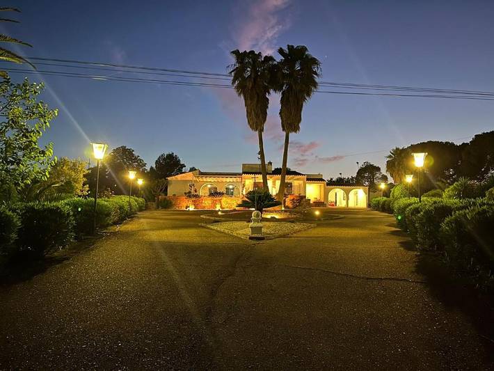 Casa rural para 12 personas, con Terraza y Jardín además de Piscina y Vistas en Montilla
