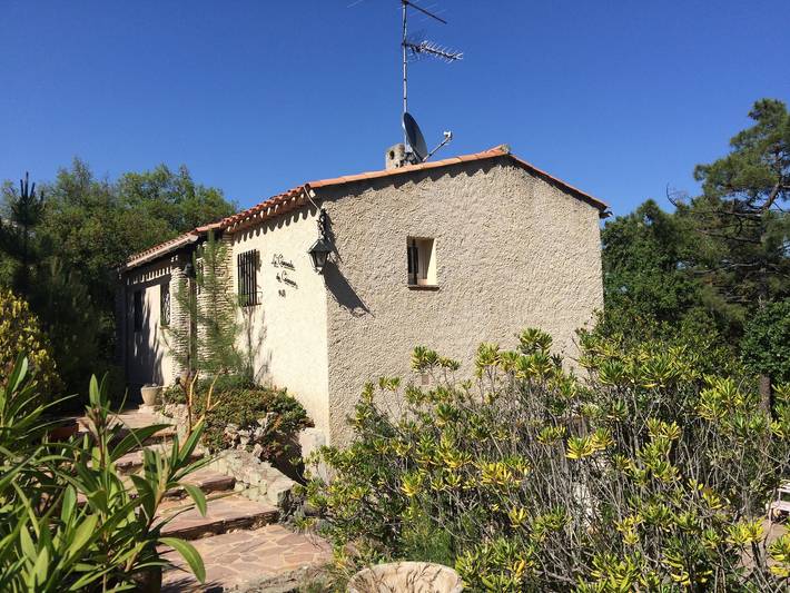 Maison de vacances pour 4 personnes, avec bassin pour enfant et jardin ainsi que piscine et balcon, adapté aux familles