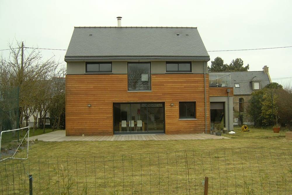 Detached family home in the bay of mont saint michel in Cherrueix in Cherrueix, Mont-Saint-Michel Bay