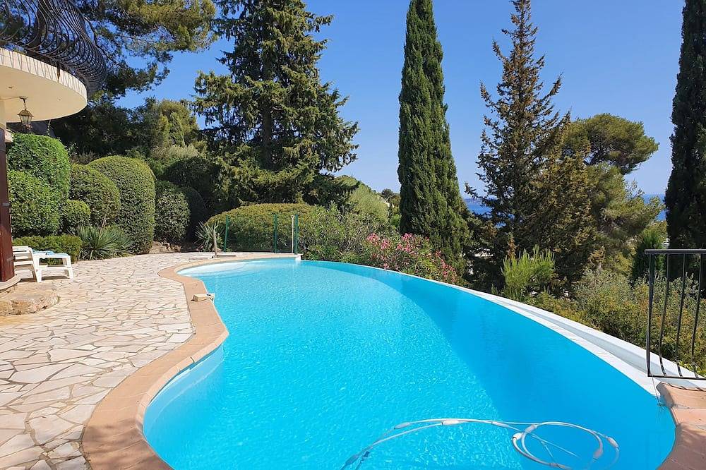 Villa pour 8 Personnes dans Carqueiranne, Région de Toulon