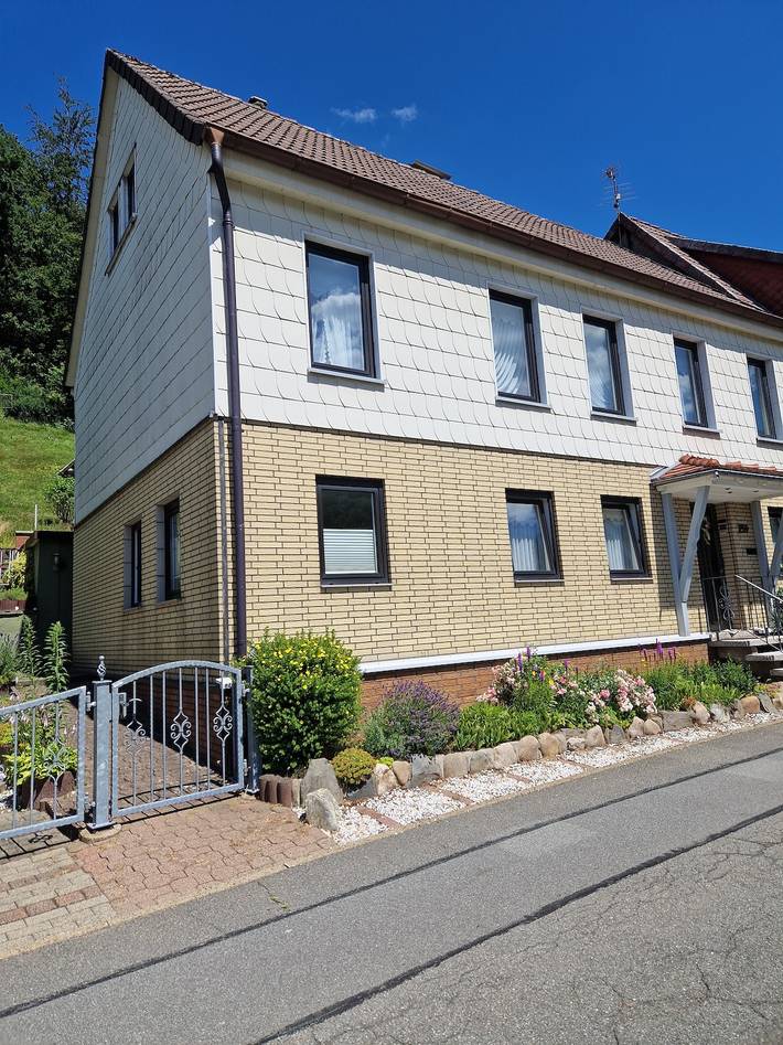 Ferienwohnung 'Goldener Harz' mit Bergblick, Gemeinschaftsterrasse und Wlan in Bad Lauterberg, Harzvorland