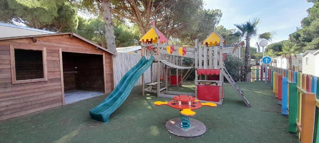 Camping pour 6 personnes, avec piscine, animaux acceptés au Grau-d'Agde - 2