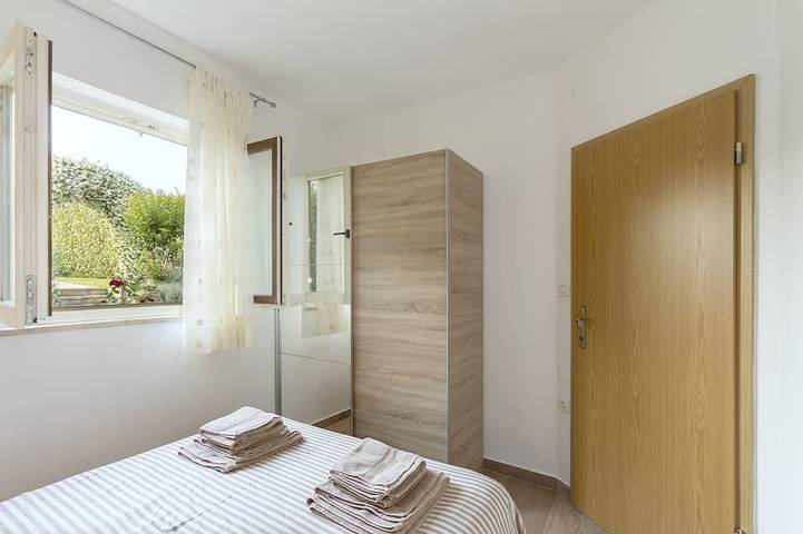 Free heated pool, 3 km from the sea, barbecue, WiFi, billiards, WLAN in Pula-Medulin, Pula