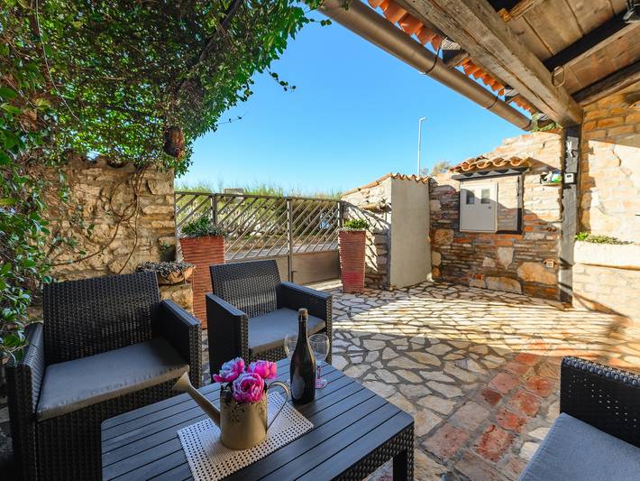Ferienhaus für 5 Personen, mit Terrasse und Garten in Poreč