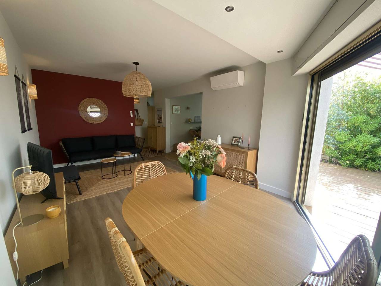 Apartamento vacacional entero, Charming village of Sanary, 100 m from the beach, garden, garage and air conditioning in Sanary-sur-Mer, Region de Toulon