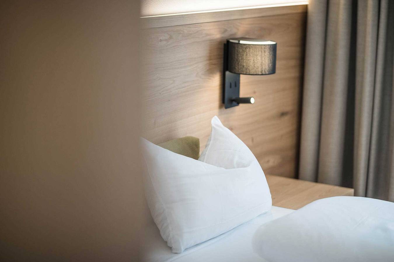 Entire apartment, Three-Room Apartment 'Type C 50m²' with Mountain View, Balcony, and Wi-Fi in Sand in Taufers, Kronplatz