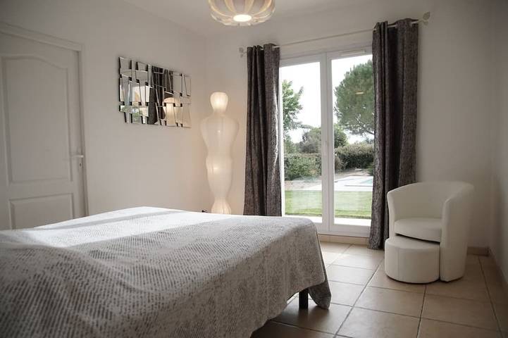 Location de vacances pour 6 personnes, avec terrasse et jardin à Puisserguier - 3