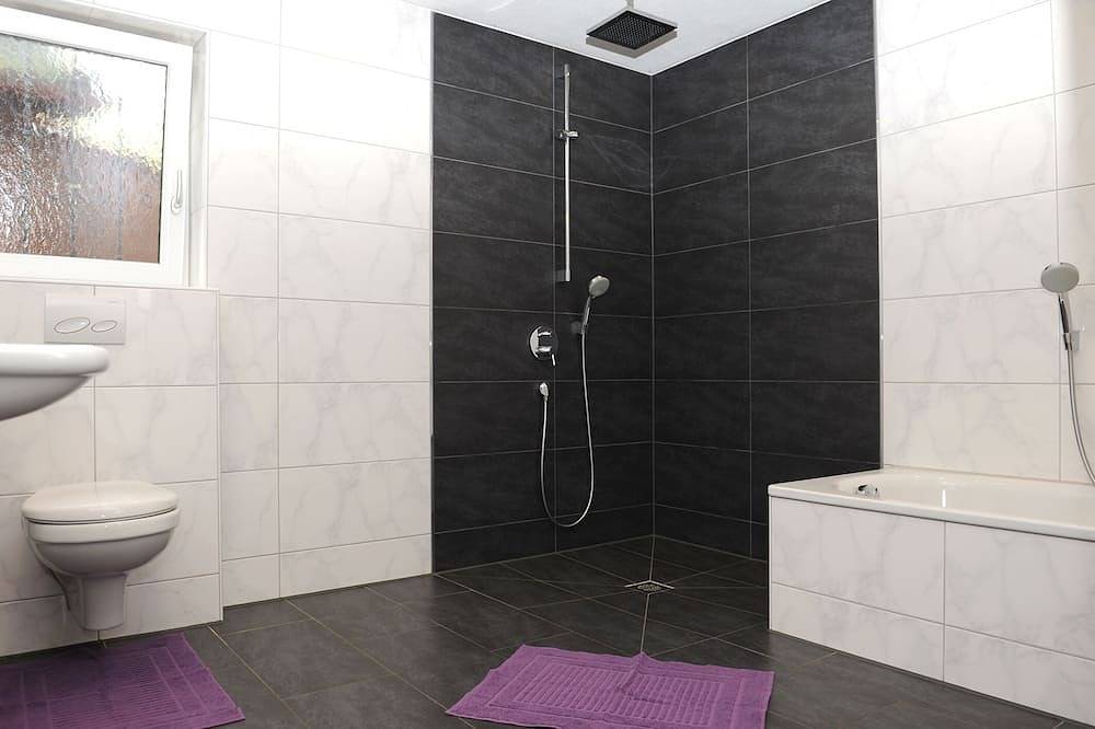 Ganze Wohnung, Attraktive Fewo zwischen München, Tegernsee und Bad Tölz - Wlan kostenlos in Sauerlach, Oberbayern