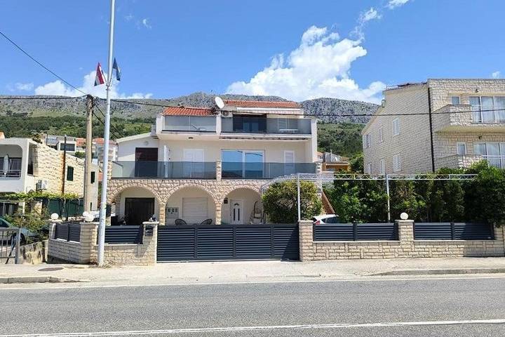 Ganze Wohnung, 2-Zimmer-Ferienwohnung am Strand Podstrana, Split A-25140-a in Podstrana, Split-Dalmatien
