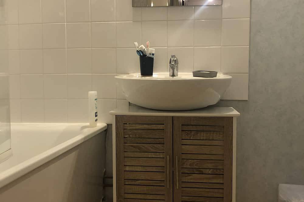 Appartement entier, Appart. meublé dans une petite résidente récente in Limoges, Région de Limoges