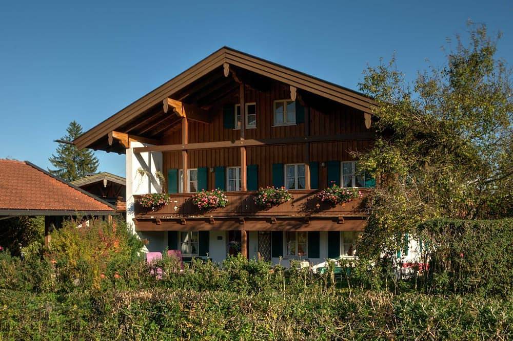 Ganze Wohnung, Ferienwohnung Flake - Ferienwohnung 1 Dg in Gmund, Bayerische Alpen