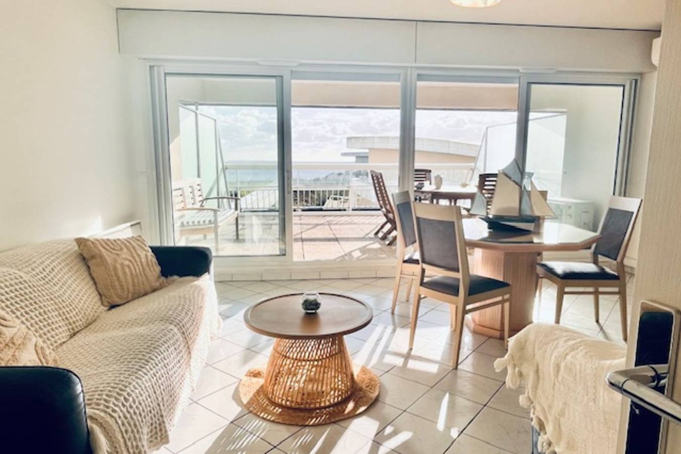 Apartamento inteiro, Apartment with sea and garden view in La Rochelle in La Rochelle, La Rochelle (Região)