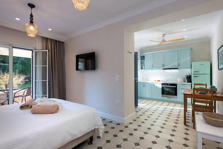 Apartment for 2 people, with garden in Kassiopi