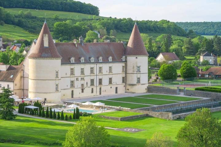 Hôtel pour 2 personnes, avec piscine et jacuzzi ainsi que sauna et jardin, animaux acceptés à Chailly-sur-Armançon