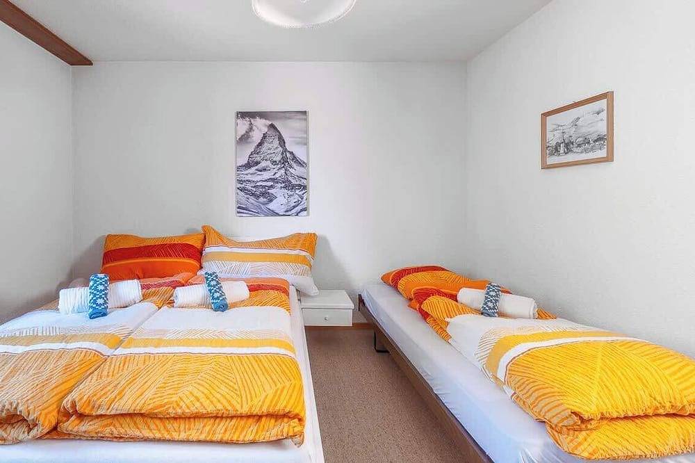 Ganze Wohnung, Balcony Apartment | Tennis & Playground + View in Diemtigen, Berner Oberland