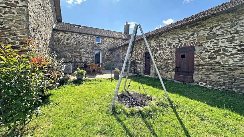 Gîte pour 8 personnes, avec jardin à Saint-Yrieix-la-Perche - 4