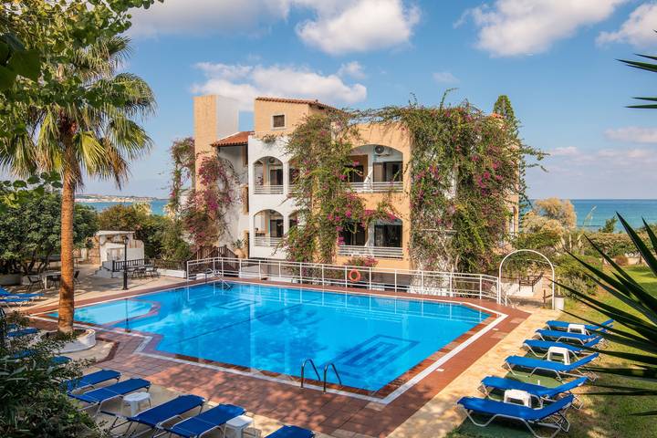 Gîte pour 2 personnes, avec Terrasse ainsi que Jardin et Vue à Chersónissos - 2