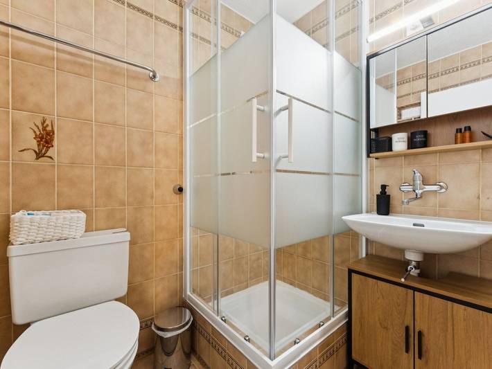 Ganze Wohnung, Lake View Studio in Unterschönenbuch, Ingenbohl