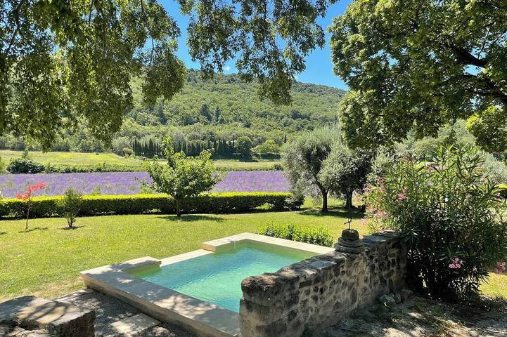 Gîte pour 10 personnes, avec jardin à Clansayes - 3