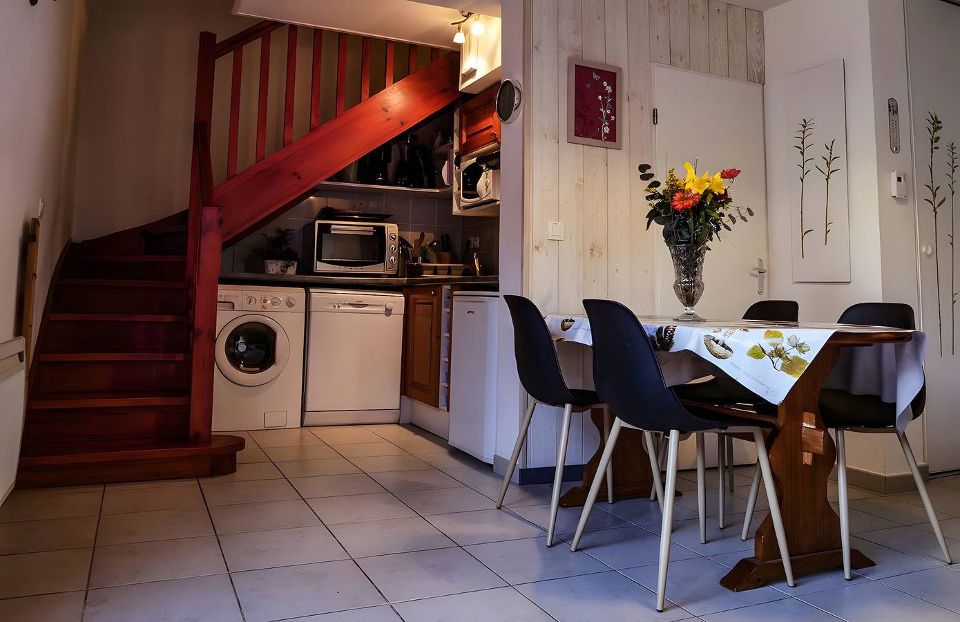 Gîte 'Clarabide' avec vue sur la montagne, terrasse privée et Wi-Fi in Loudenvielle, Pyrénées