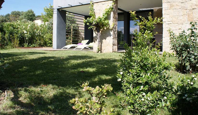 Location de vacances pour 4 personnes, avec terrasse et jardin à Serra-di-Ferro