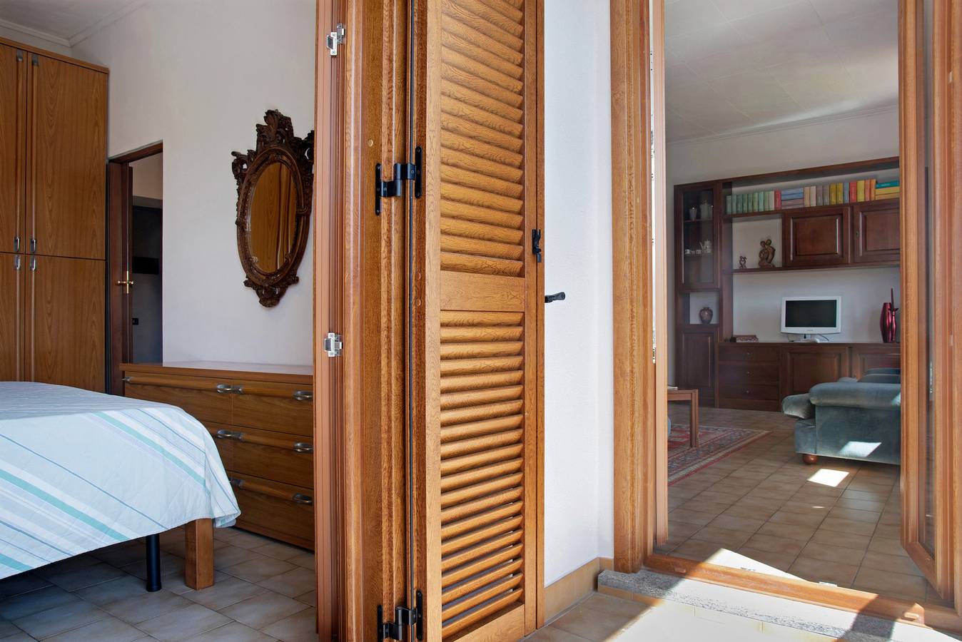 Casa vacanze 'Pier' con vista lago, Wi-Fi e aria condizionata in Laveno-Mombello, Lago Maggiore (Lombardia)