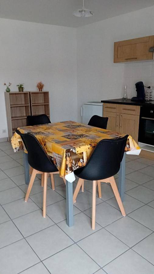 Gîte pour 4 personnes, avec terrasse dans Aulhat-Flat - 4