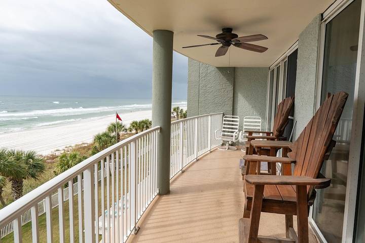 Vacation rental for 4 people, with hot tub and pool as well as balcony in Panama City Beach