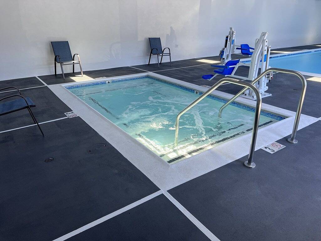 2 Room Suite - Indoor Pool and Spa - Walk to the Boardwalk in Santa Cruz, Santa Cruz County