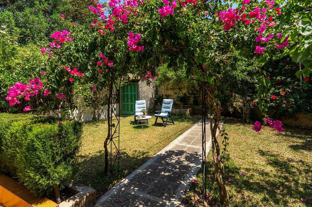 Apartment Bougainvillea es un lugar perfecto para unas vacaciones inolvidables. in Puerto de Sóller, Sóller