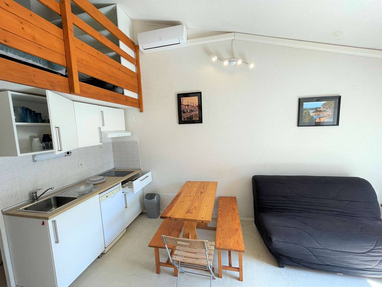 Air-Conditioned Studio with Mezzanine, Pool, and Parking - Steps from Grazel Beach in Gruissan (Ville), Gruissan