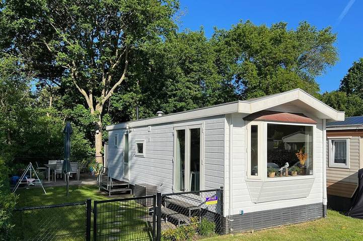 Ferienanlage für 4 Personen, mit Pool und Garten in Den Haag