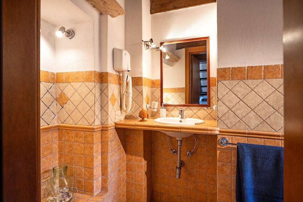 Casa vacanze \"La Corte Dei Templari Marzia\" con terrazza e Wi-Fi; animali domestici ammessi in Maruggio, Golfo di Taranto