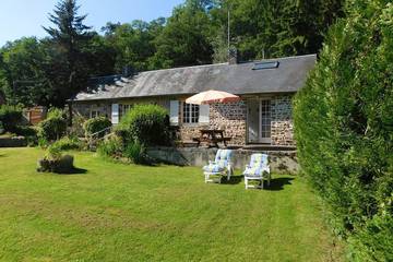 Gîte pour 4 personnes, avec jardin et terrasse à Campeaux