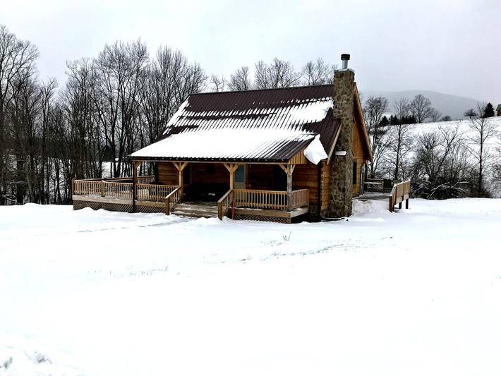 Log cabin for 2 people, with hot tub in Seneca Rocks