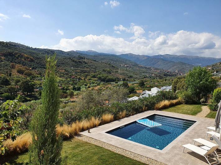 Ferienwohnung für 6 Personen, mit Terrasse und Garten sowie Pool und Ausblick in Imperia - 2