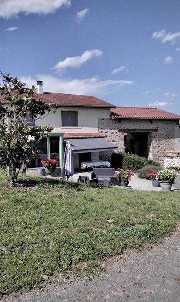 Gîte pour 4 personnes, avec vue et jardin à Saint-Galmier
