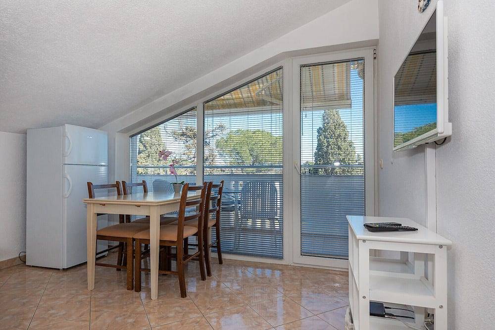 Ganze Wohnung, Appartement mit Terrasse und voll ausgestattet in Biograd na Moru, Zadar