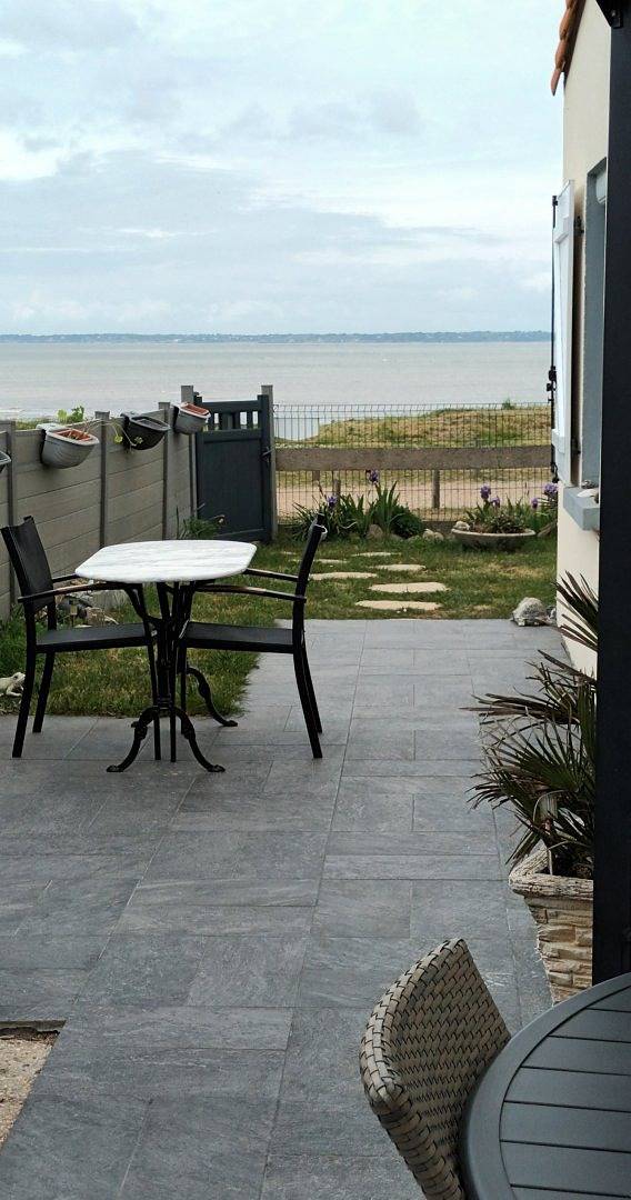 Chambre d’hôte pour 2 personnes, avec Jacuzzi ainsi que Terrasse et Jardin