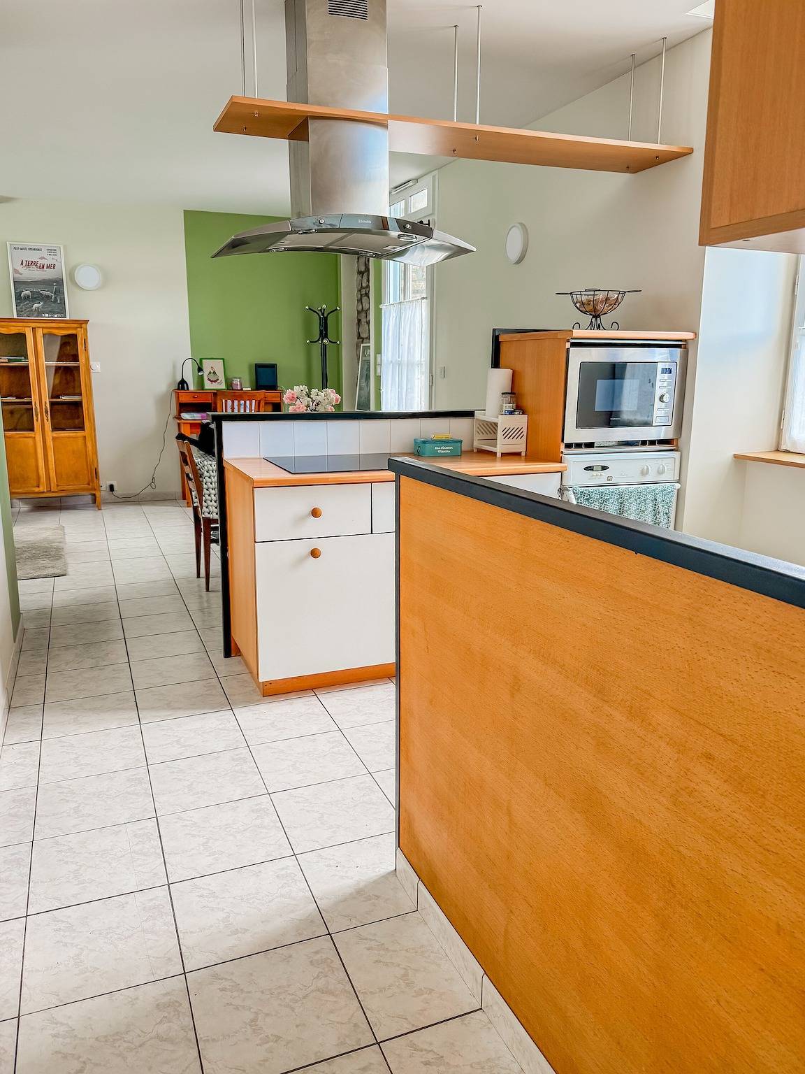 Entire apartment, Renovated Apartment in the Heart of Pont-l’Abbé – River View, Near the Ocean in Pont-l'Abbé, Quimper region