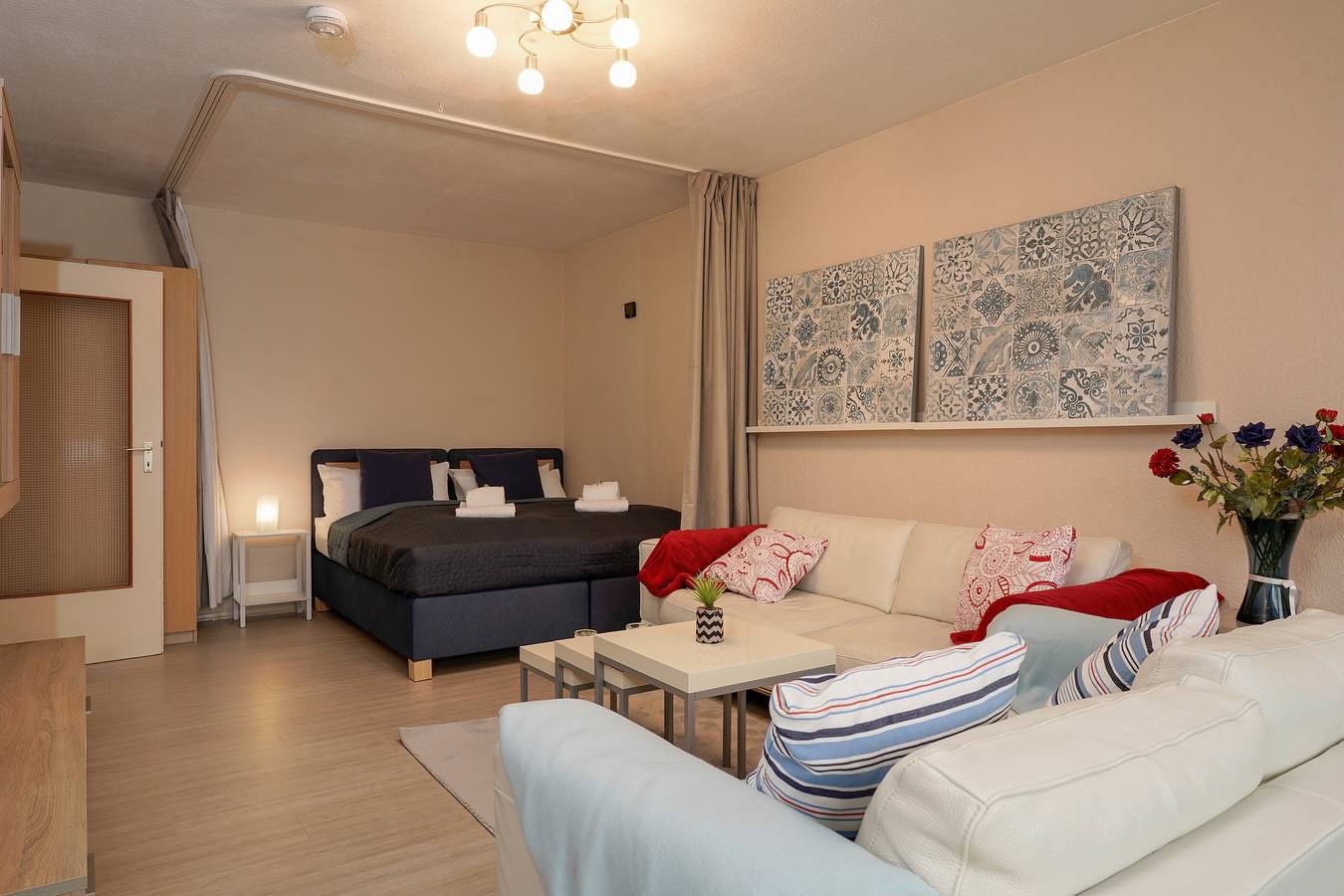 Ganze Ferienwohnung, Süden von Hd - 2 Schlafzimmer - 5 Personen - 68qm - Balkon - Haustier- und Familienfreundlich / Bismarckturm in Heidelberg, Rheinebene