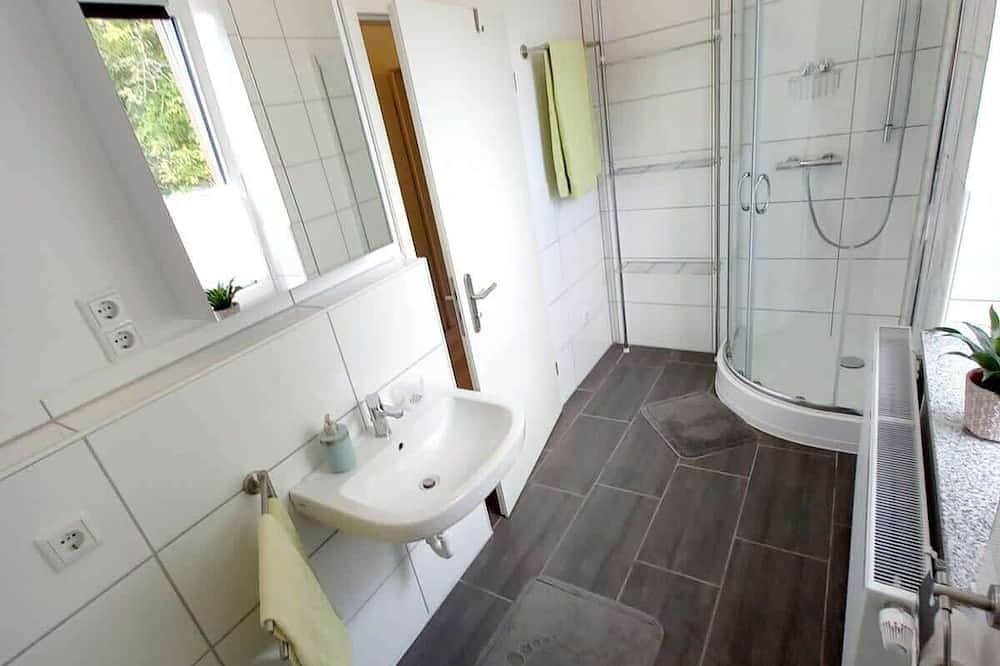 Ganze Wohnung, Fewo Weser Og Shady Pines Room 4 in Hadamar, Landkreis Limburg-Weilburg