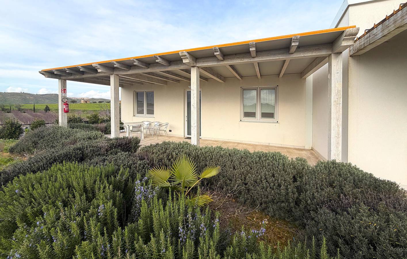 Apartamento vacacional entero, Acogedor apartamento con aire acondicionado, piscina, aparcamiento y jardín in Provincia de Caltanissetta