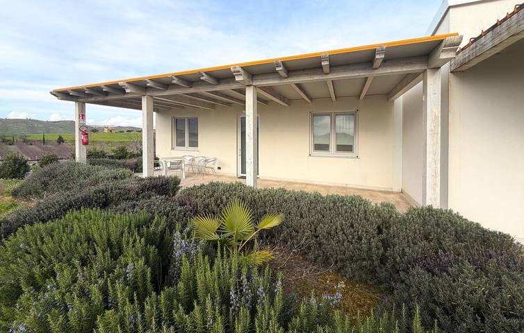 Apartamento vacacional entero, Acogedor apartamento con aire acondicionado, piscina, aparcamiento y jardín in Mazzarino, Provincia de Caltanissetta