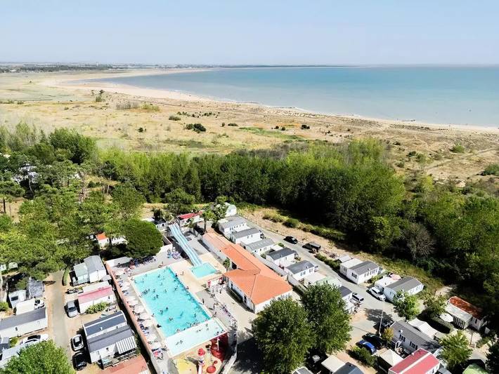 Camping für 6 Personen, mit Terrasse und Pool in La Tranche-sur-Mer