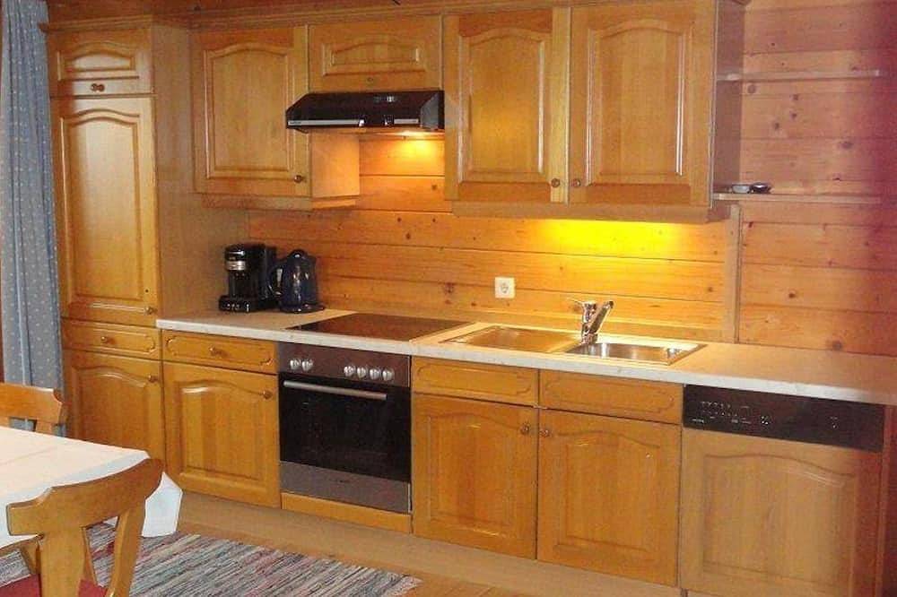 Baby- und Kinderhof Aicherbauer - Fewo Sommerlinde oder Nussbaum in Seeham, Bezirk Salzburg-Umgebung